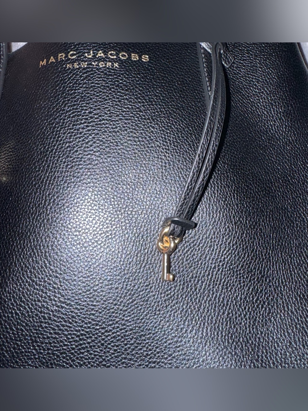 Marc Jacobs ‘The Grind’ Black Pebbled Leather Tote - Picture 3 of 14